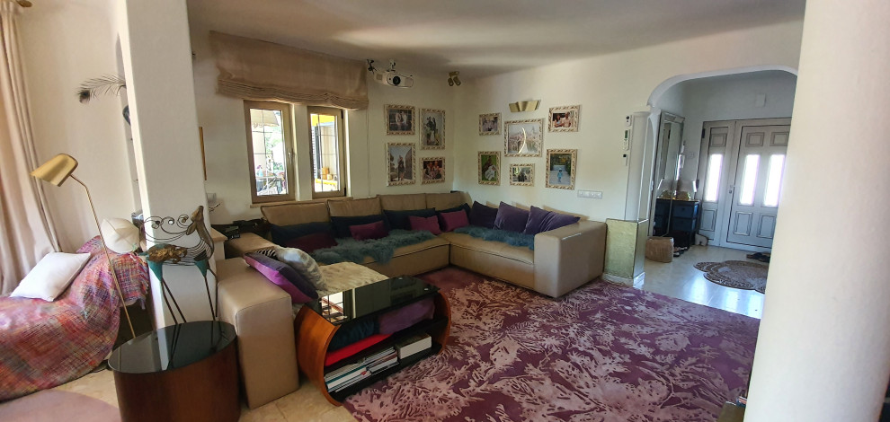 Дом с птицами