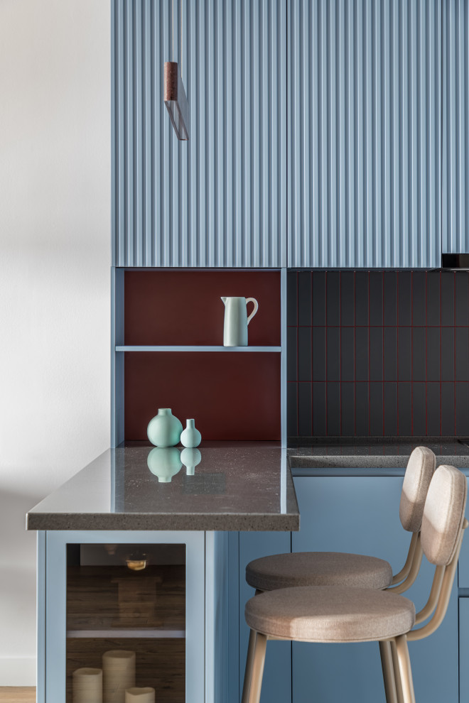 Трехкомнатная квартира с кухней—гостиной