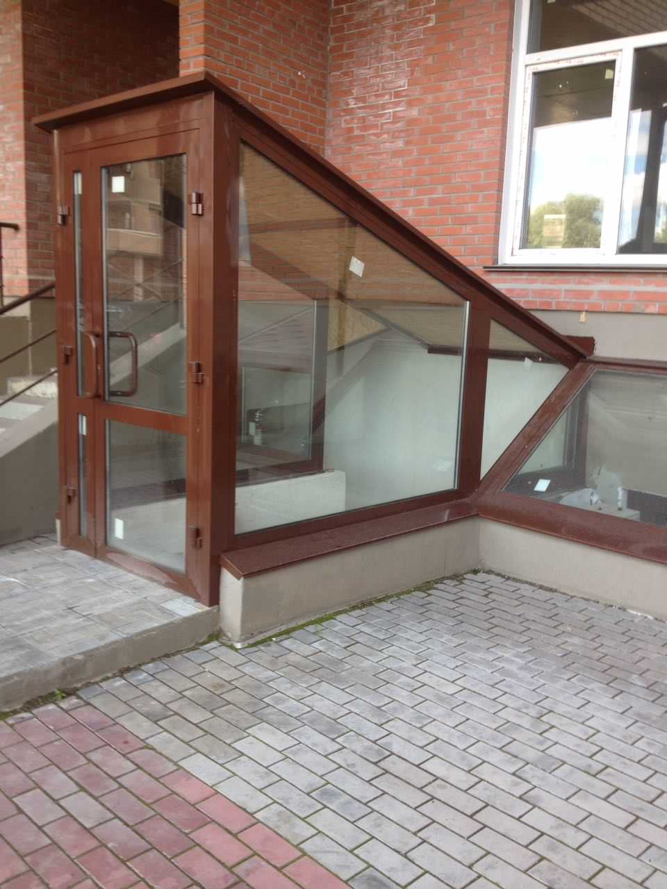 Обложка проекта: Изготовление конструкции входа в салон красоты