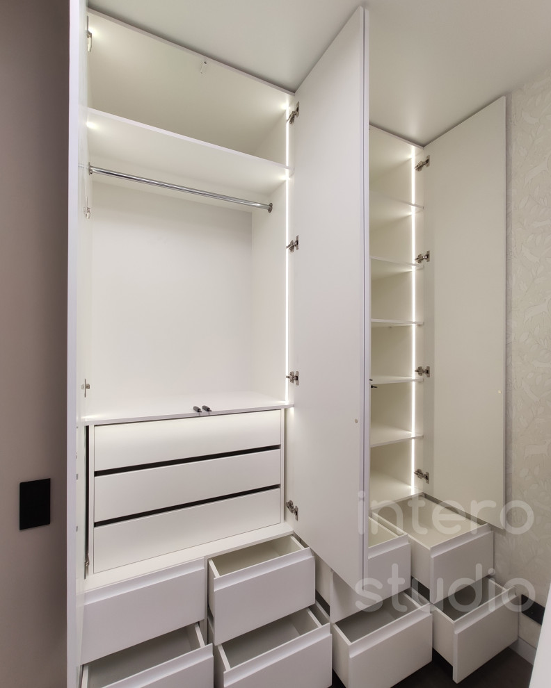 Обложка проекта: Шкаф распашной на заказ, ЖК Черняховского 19, Москва