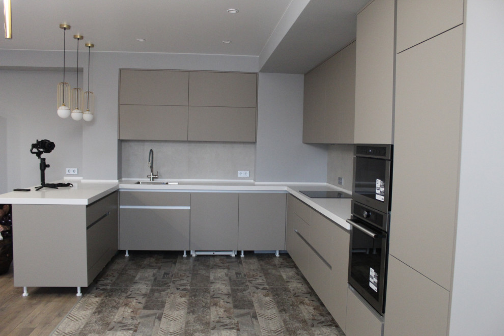 Четырехкомнатная в центре под ключ по дизайн-проекту