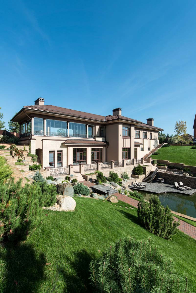 Дом в овраге