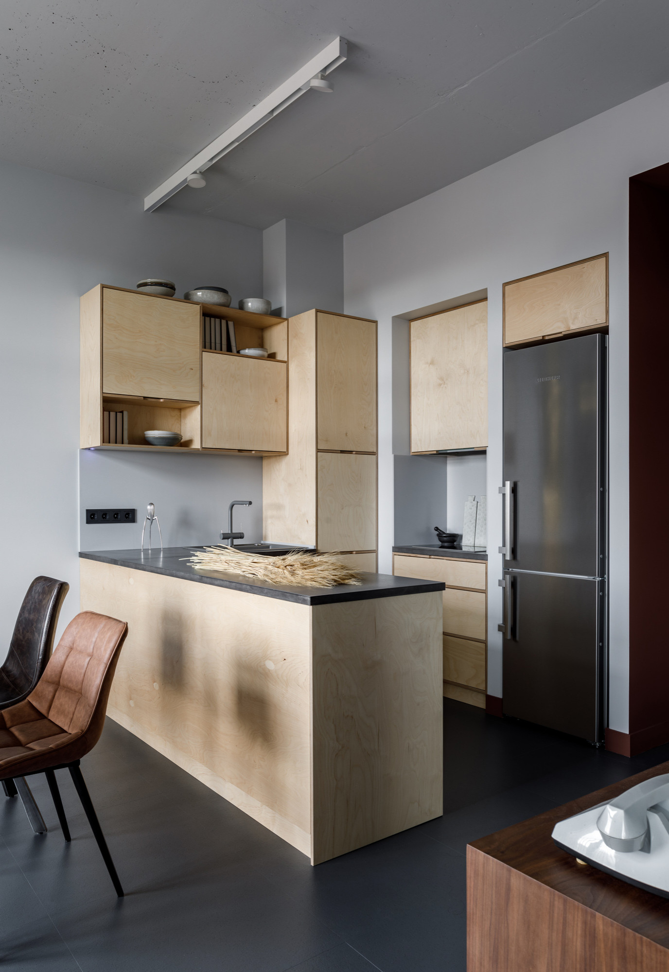 Houzz тур: Квартира с кухней из фанеры