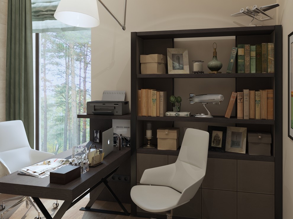 Современный дом в сосновом лесу