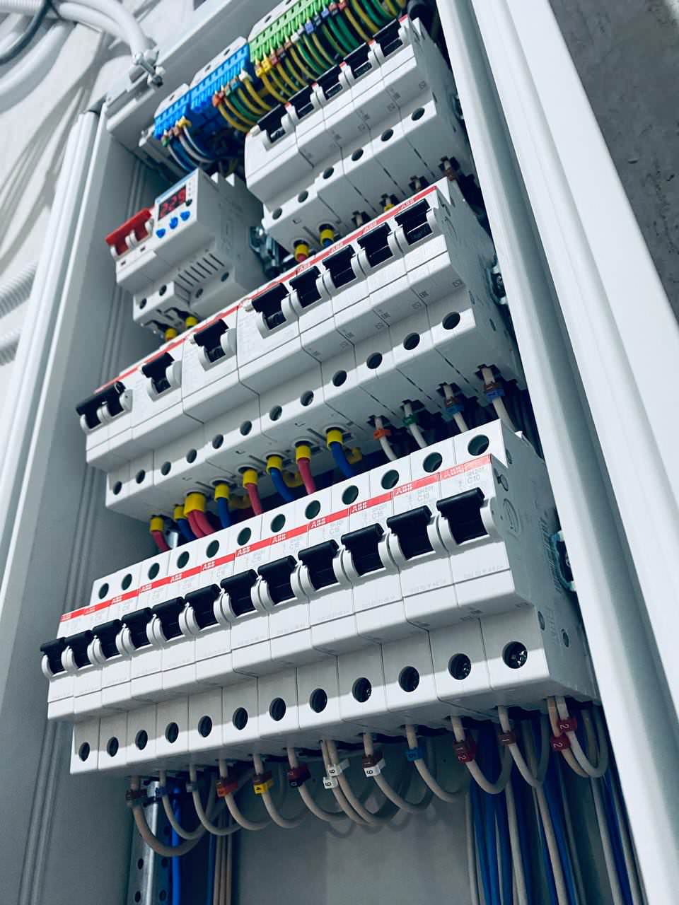 Обложка проекта: ЖК EVER электромонтаж в квартире студии 30m2