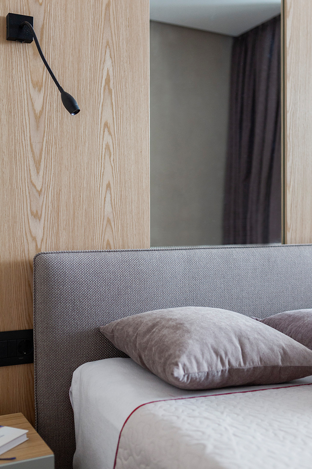 Спальня  в современной студии