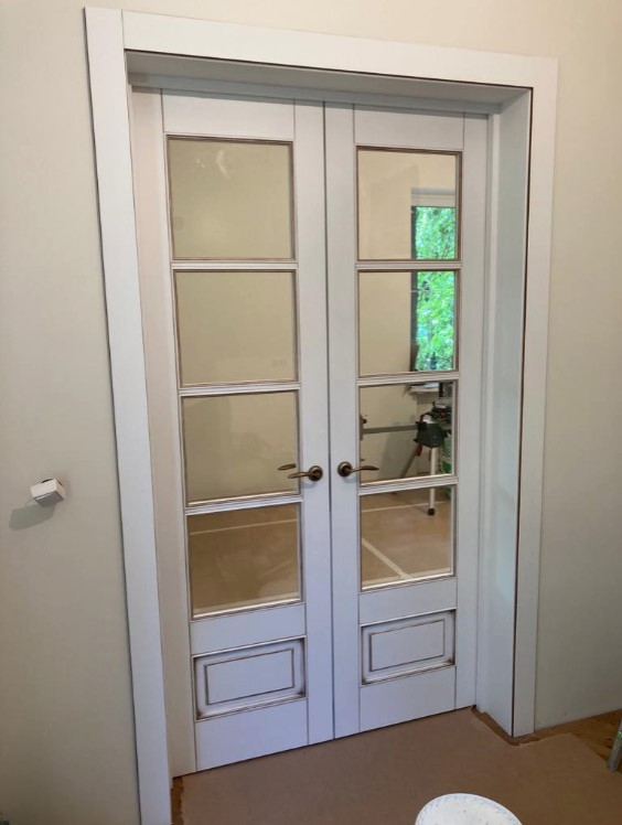 Двери из массива (фото работ с нескольких объектов)