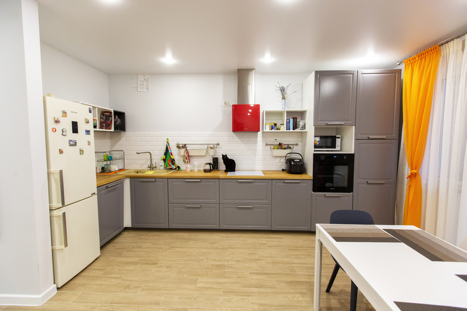 Дизайнерский ремонт в ЖК "Пять звезд", кухня-гостиная, Воронеж