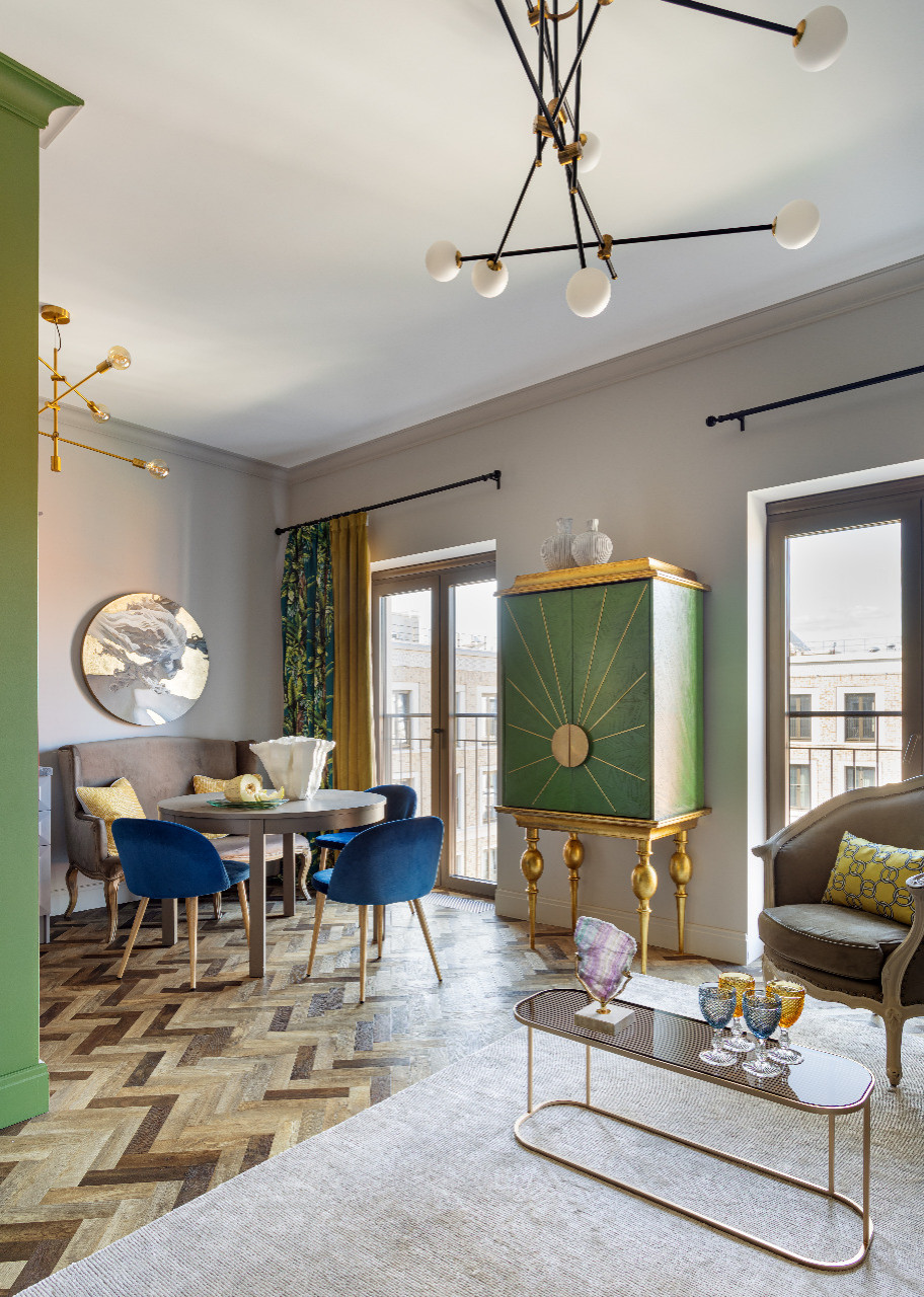 Интерьер квартиры в сочных оттенках с текстилем от Pierre Frey