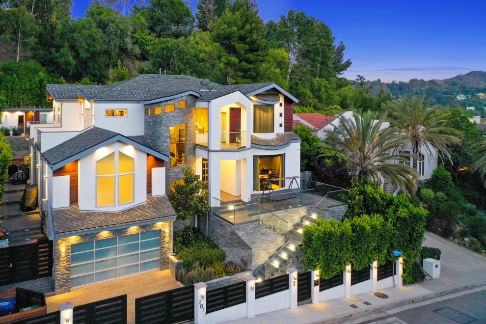 Беверли Хиллз - Лос Анджелес. Дом в современном стиле.