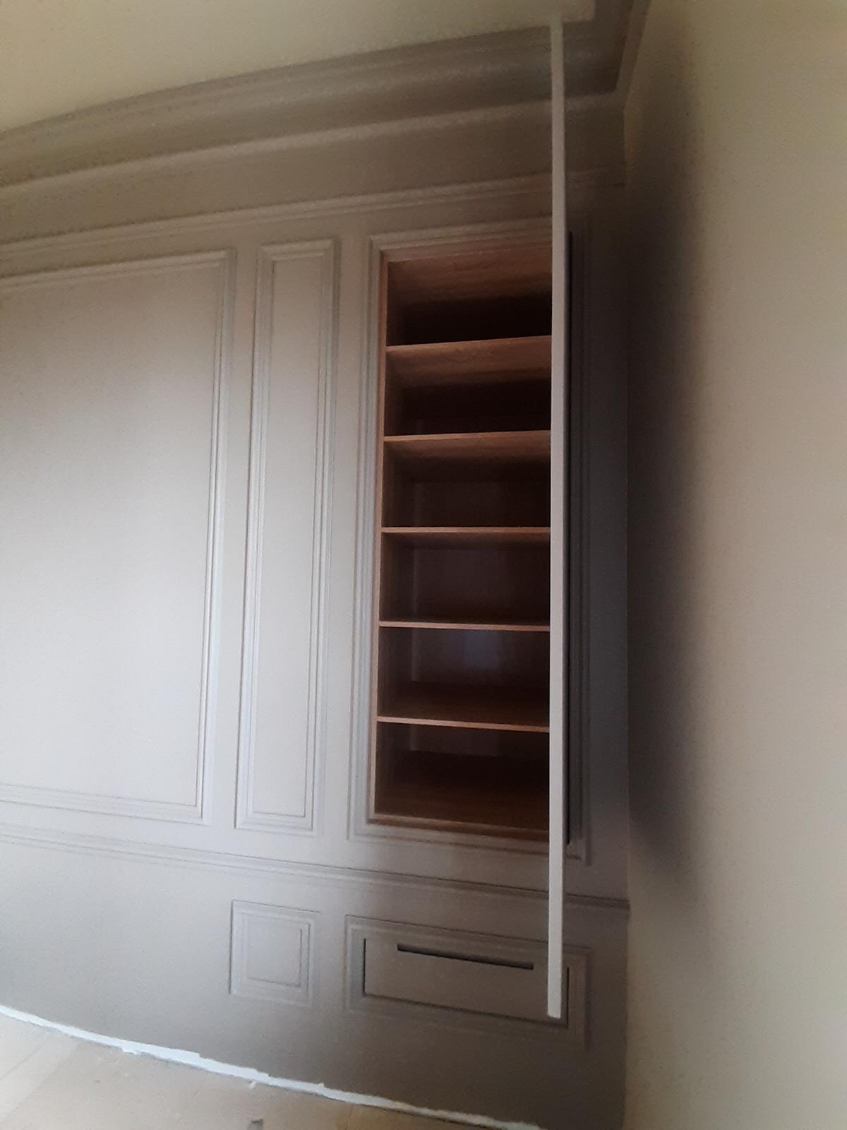 Обложка проекта: Встроенные шкафы