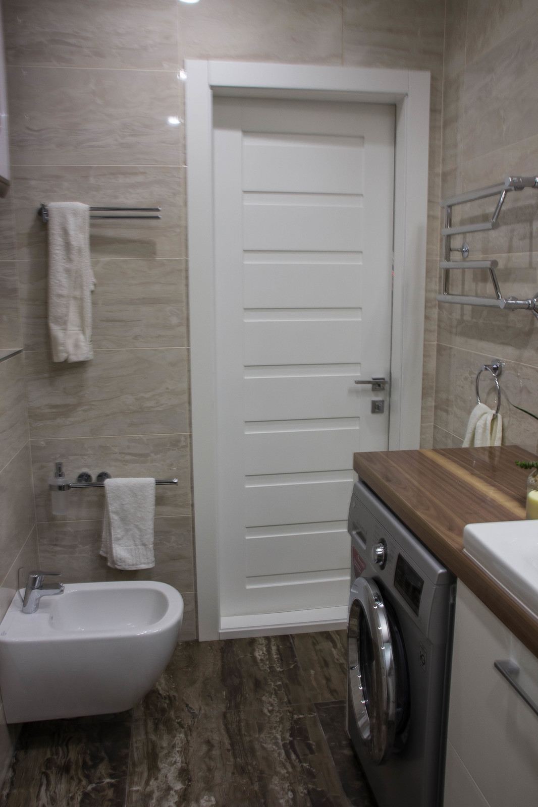 Душевая комната для мужчины.