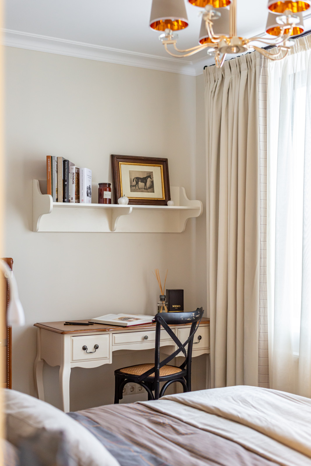 Обложка проекта: Спальня в тёплых тонах