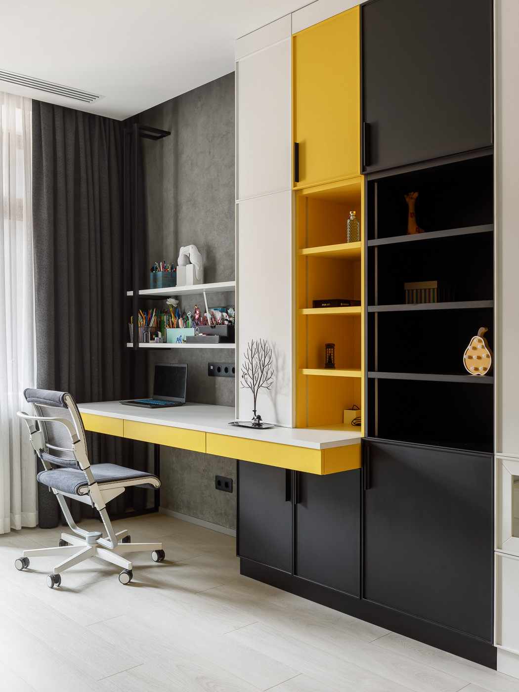 Реализованная квартира в современной стиле на 4-ой Советской - 166 м2