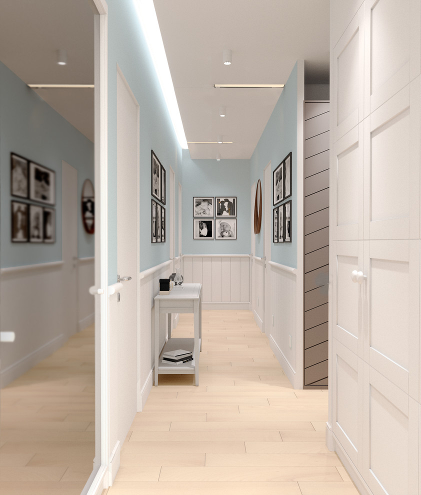 Светлый интерьер с яркими акцентами