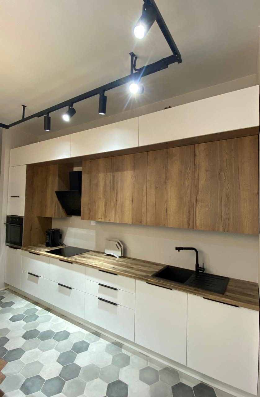 Обложка проекта: Кухня с антресольной зоной прямая