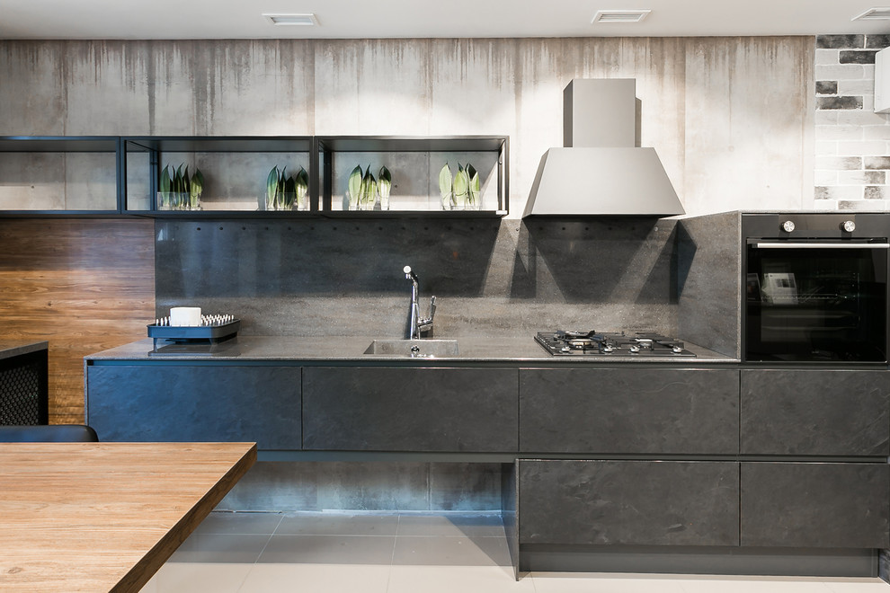 Кухня в контрастных тонах