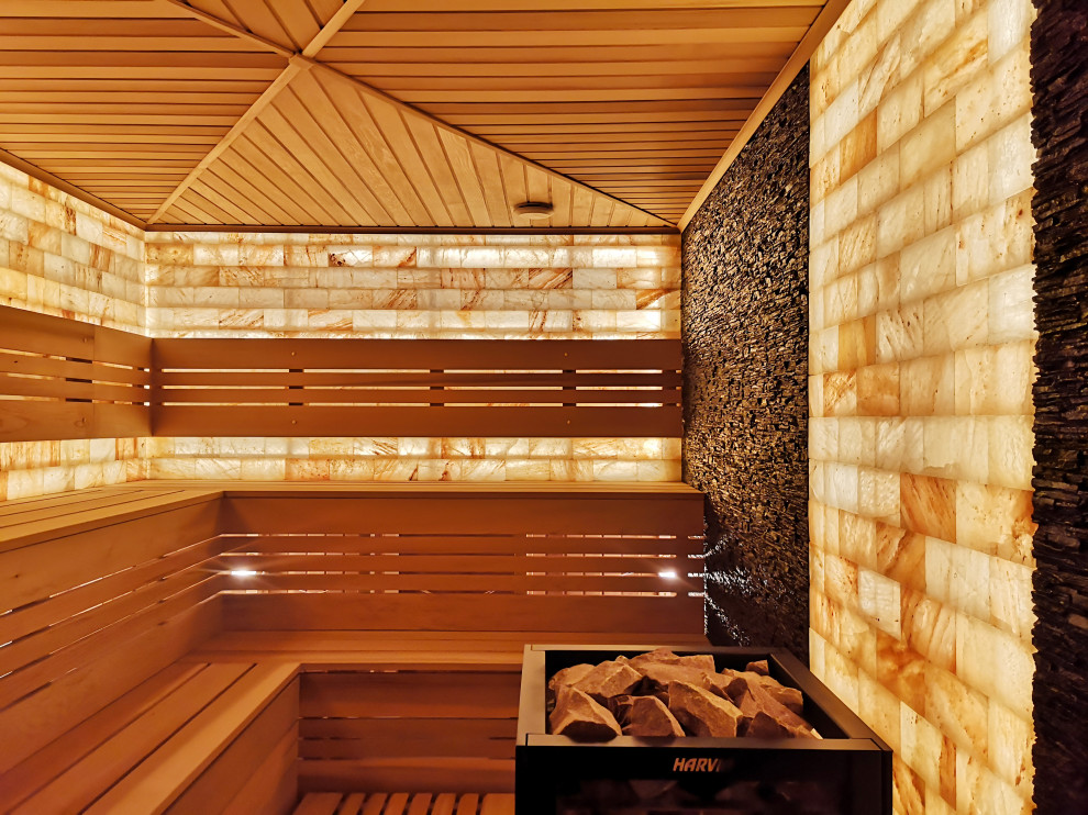 Фото готового интерьера. Цокольный этаж загородного дома, зона для отдыха