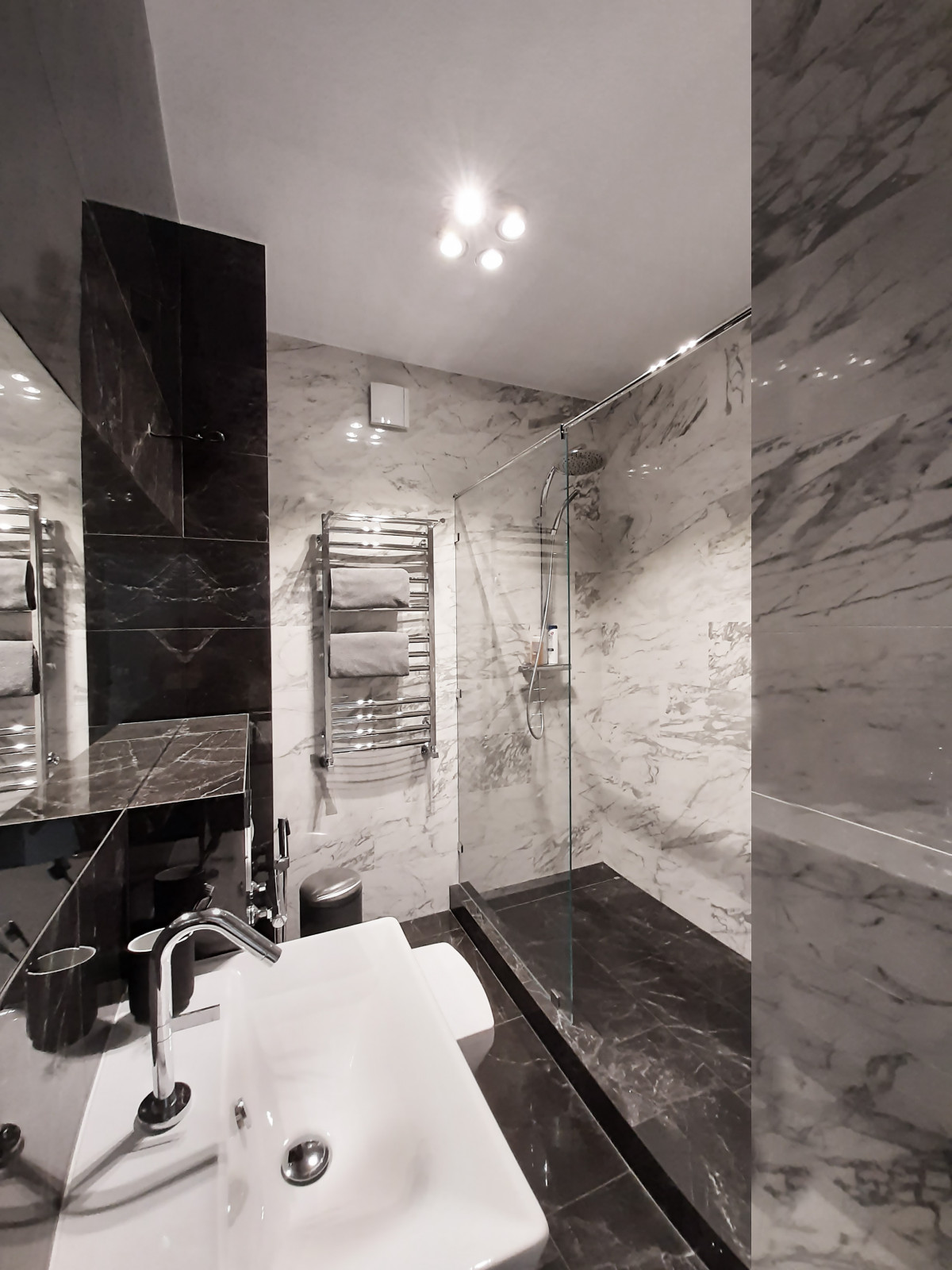 Таунхаус в современном стиле. Contemporary townhouse.