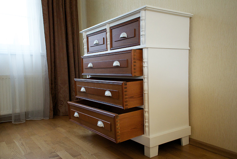 Обложка проекта: История реновации одного комода