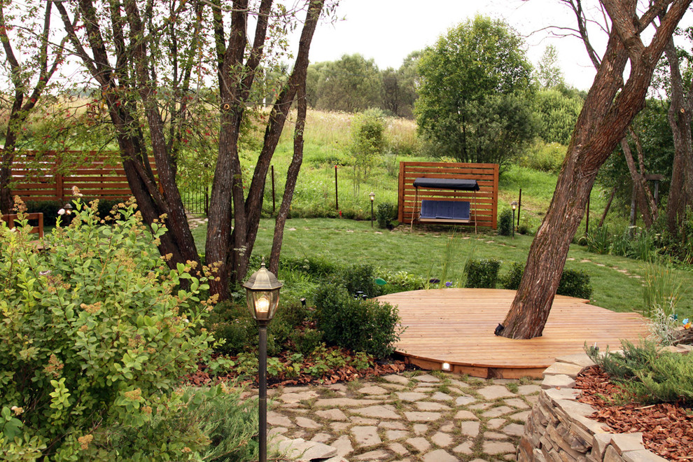 Сад у ручья