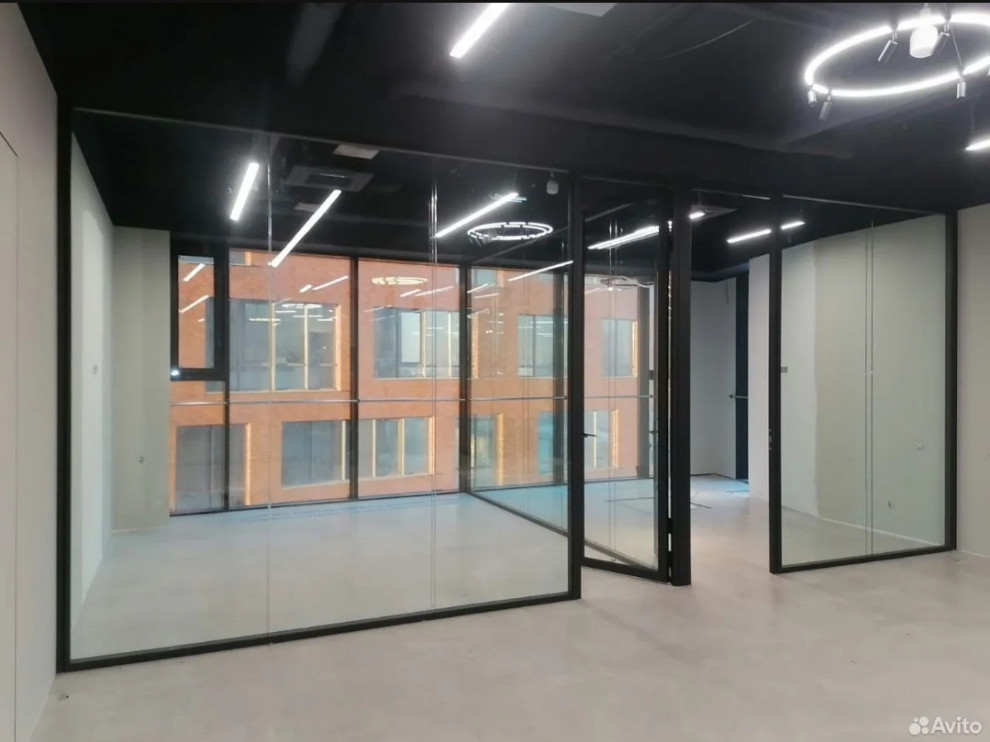 цельностеклянные офисные перегородки