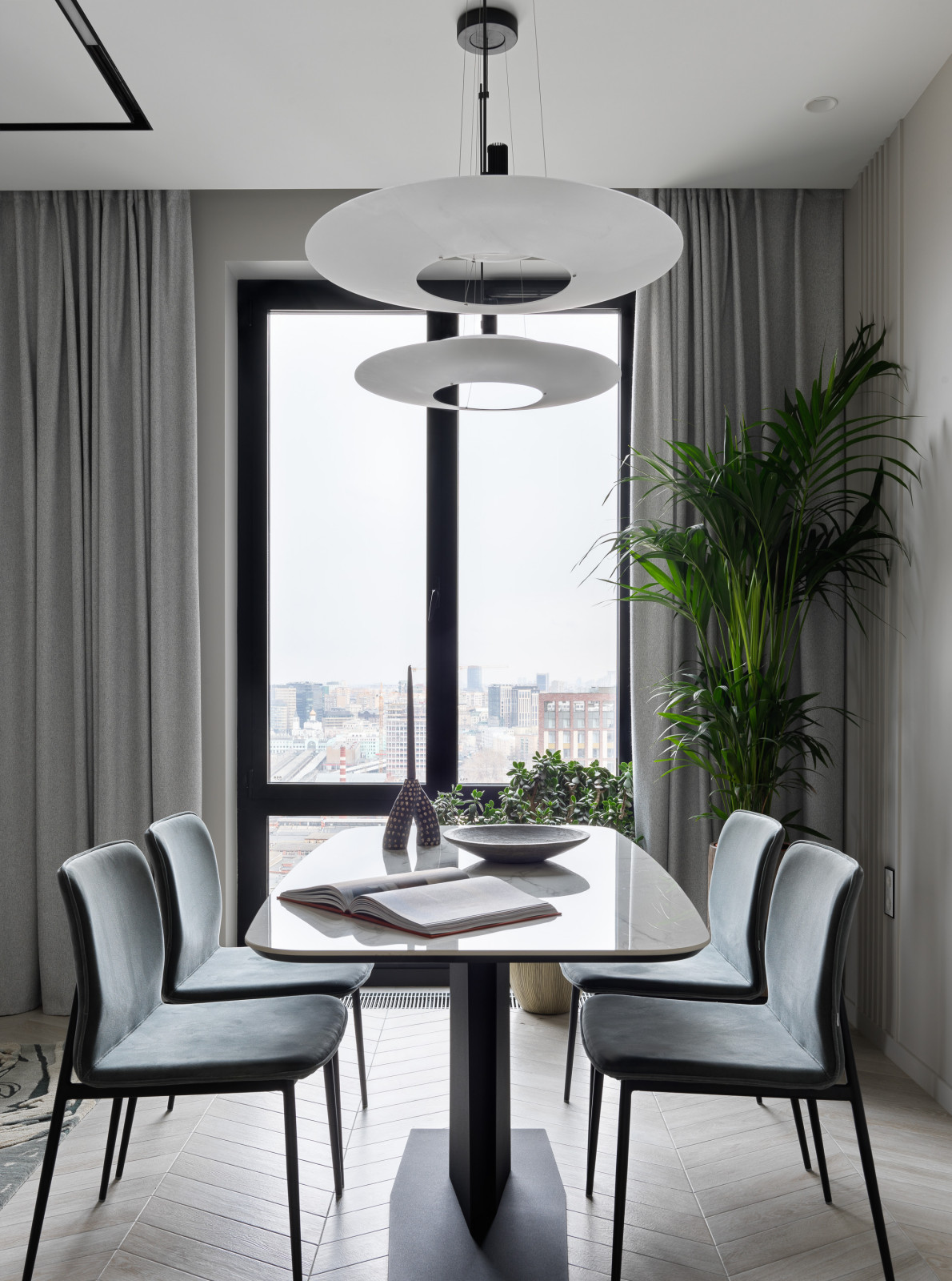 Лаконичная квартира в ЖК "Пресня Сити"