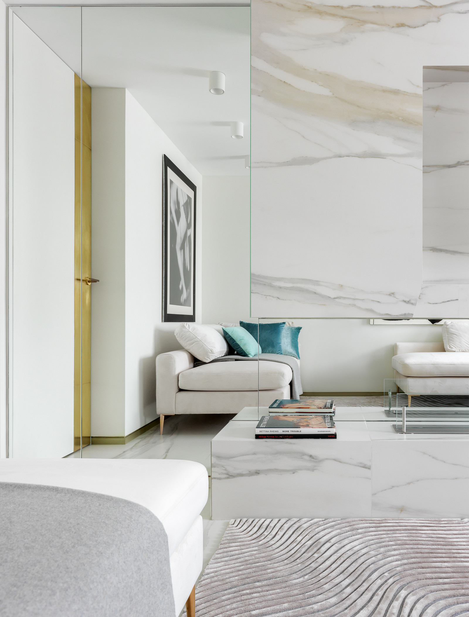 Зеркальная квартира