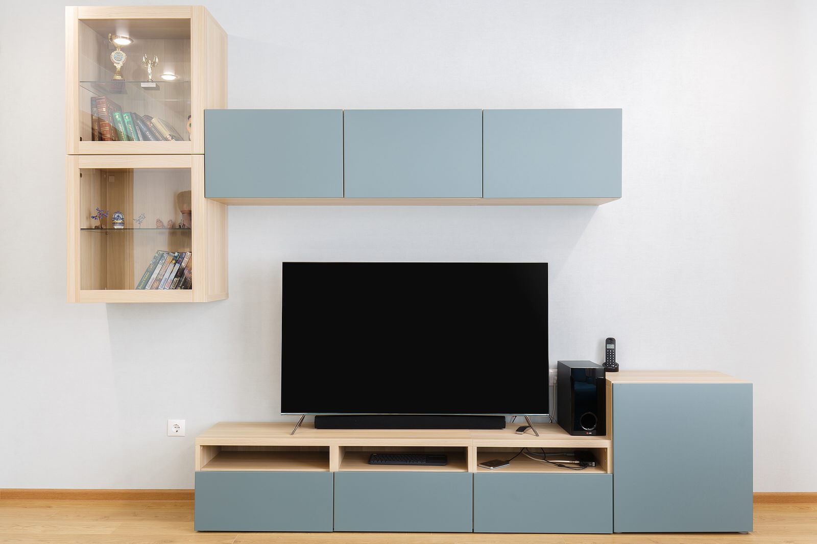 Бирюзовая квартира по улице Интернациональная