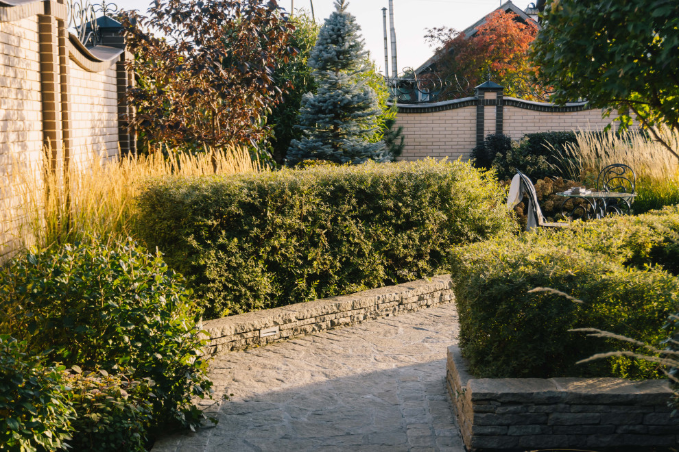 Сад с подпорными стенами