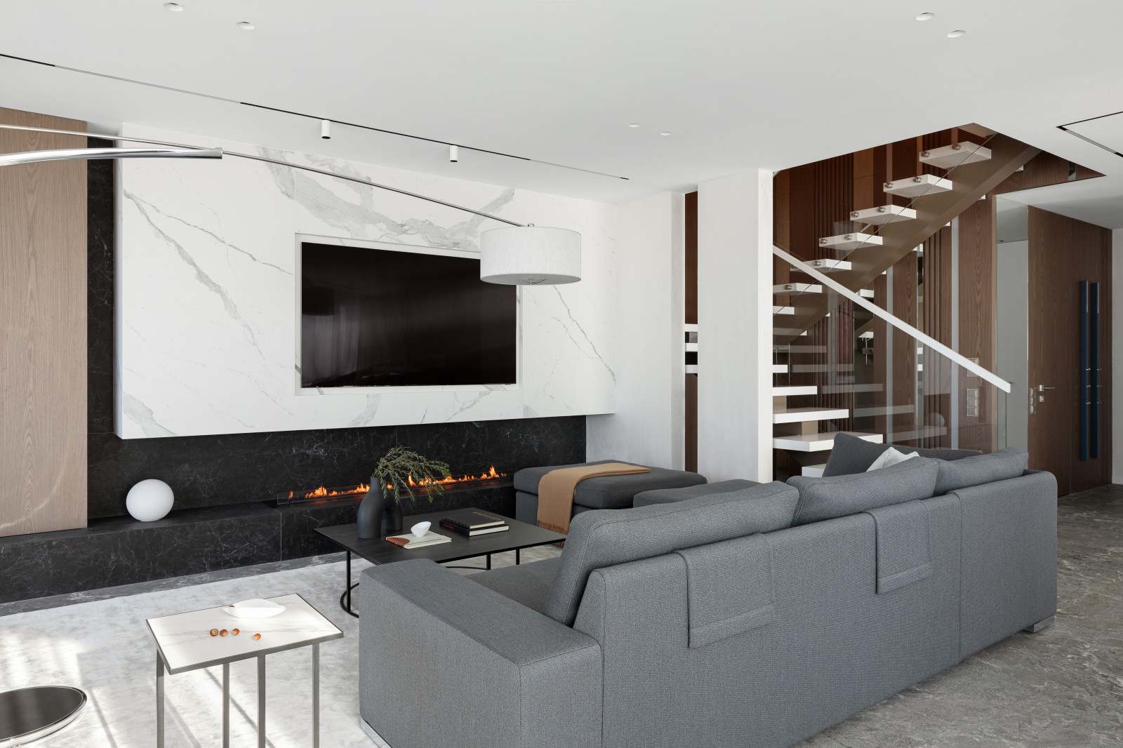 Обложка проекта: Двухуровневая квартира в пригороде Санкт-Петербурга