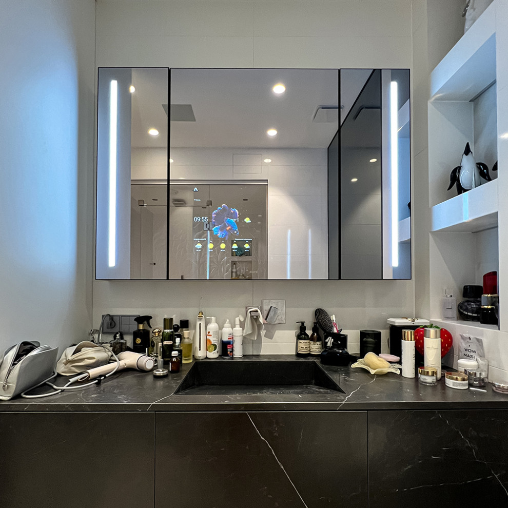 Обложка проекта: Шкаф для ванной с зеркальным интерактивным фасадом - умная мебель для ванной!