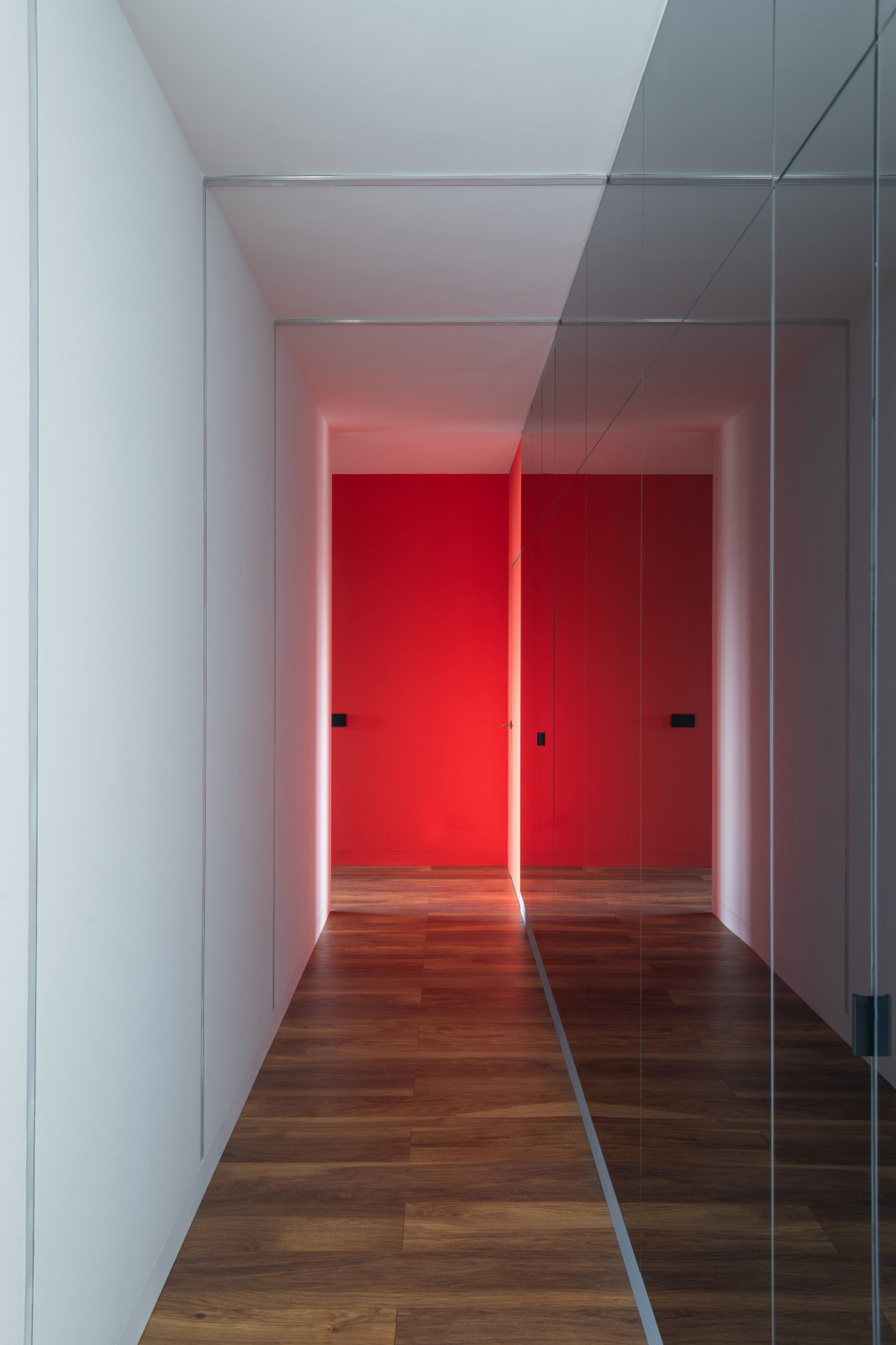 Современный интерьер молодежной квартиры