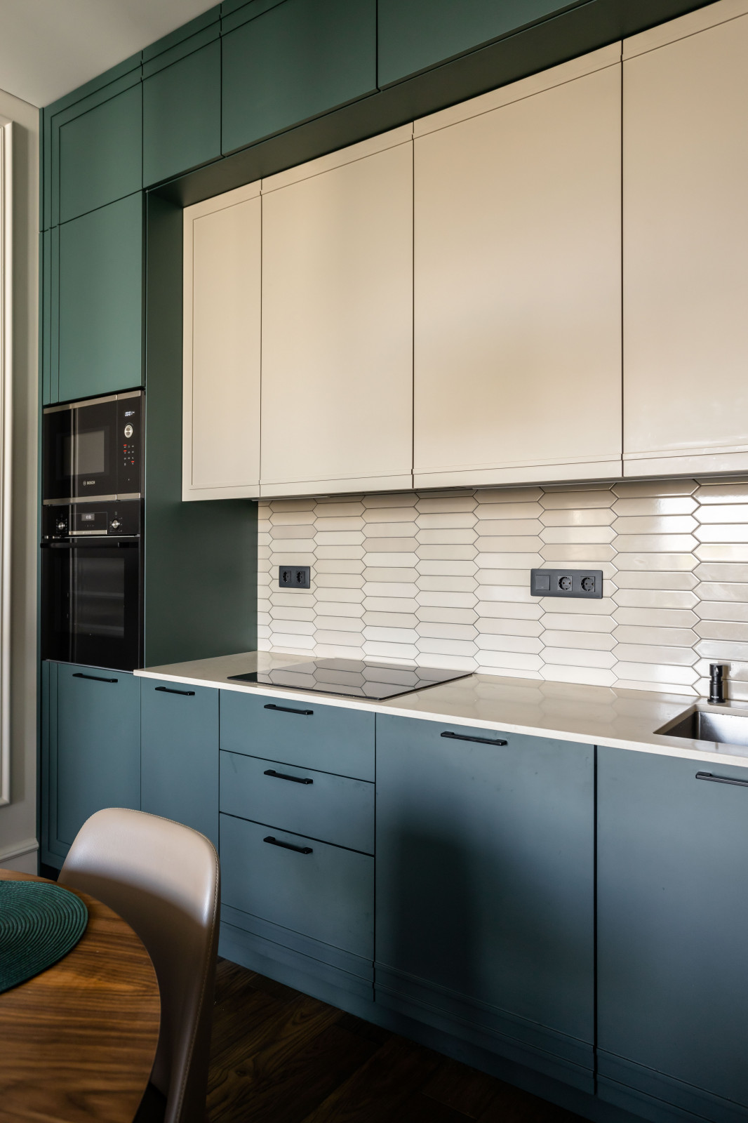 Минимализм и элегантность: кухня в одну стену