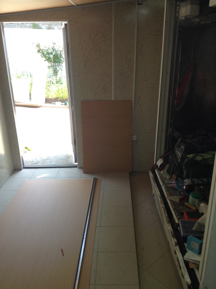 Отделочная работа по строительству небольшого магазина на частной территории.