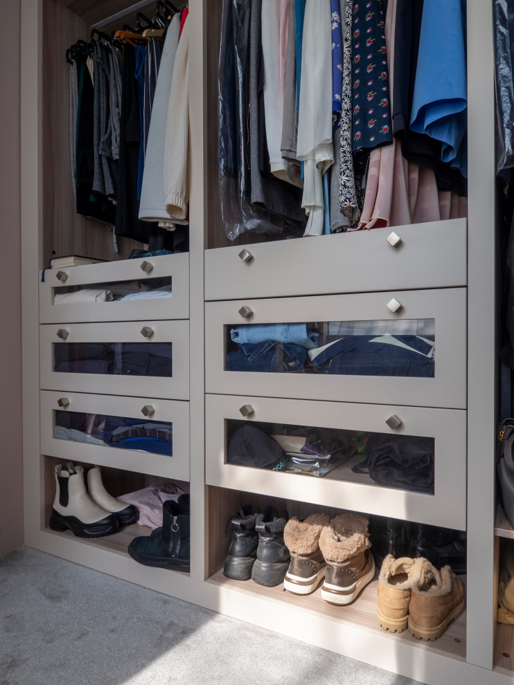 Функциональная гардеробная в современном стиле