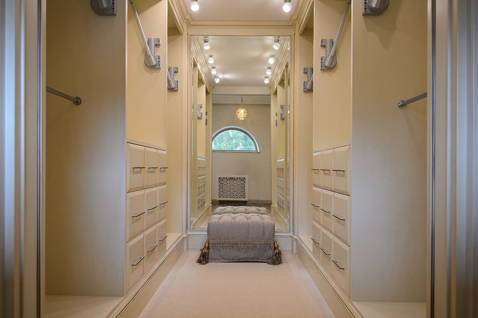 Обложка проекта: Гардеробная в доме. Барвиха.