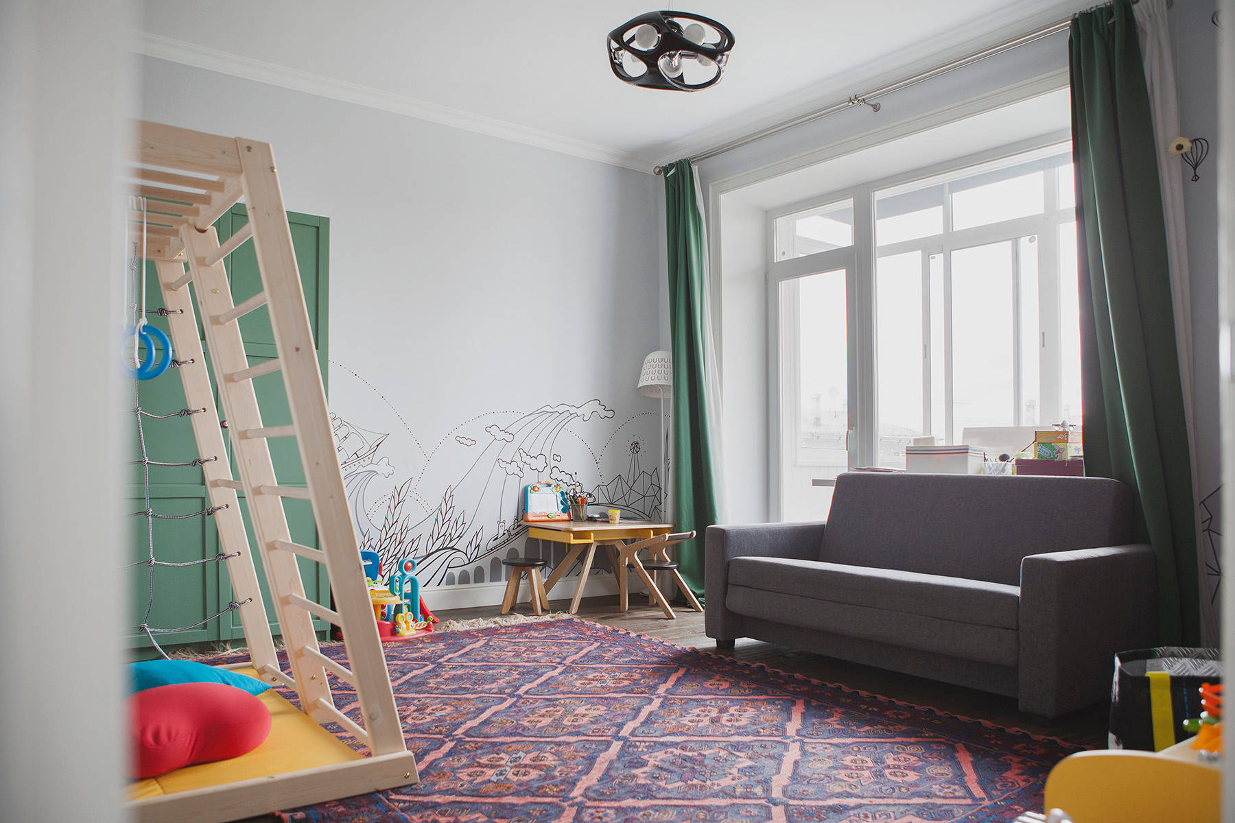 В гостях: Многоуважаемый стеллаж и другие интерьерные находки