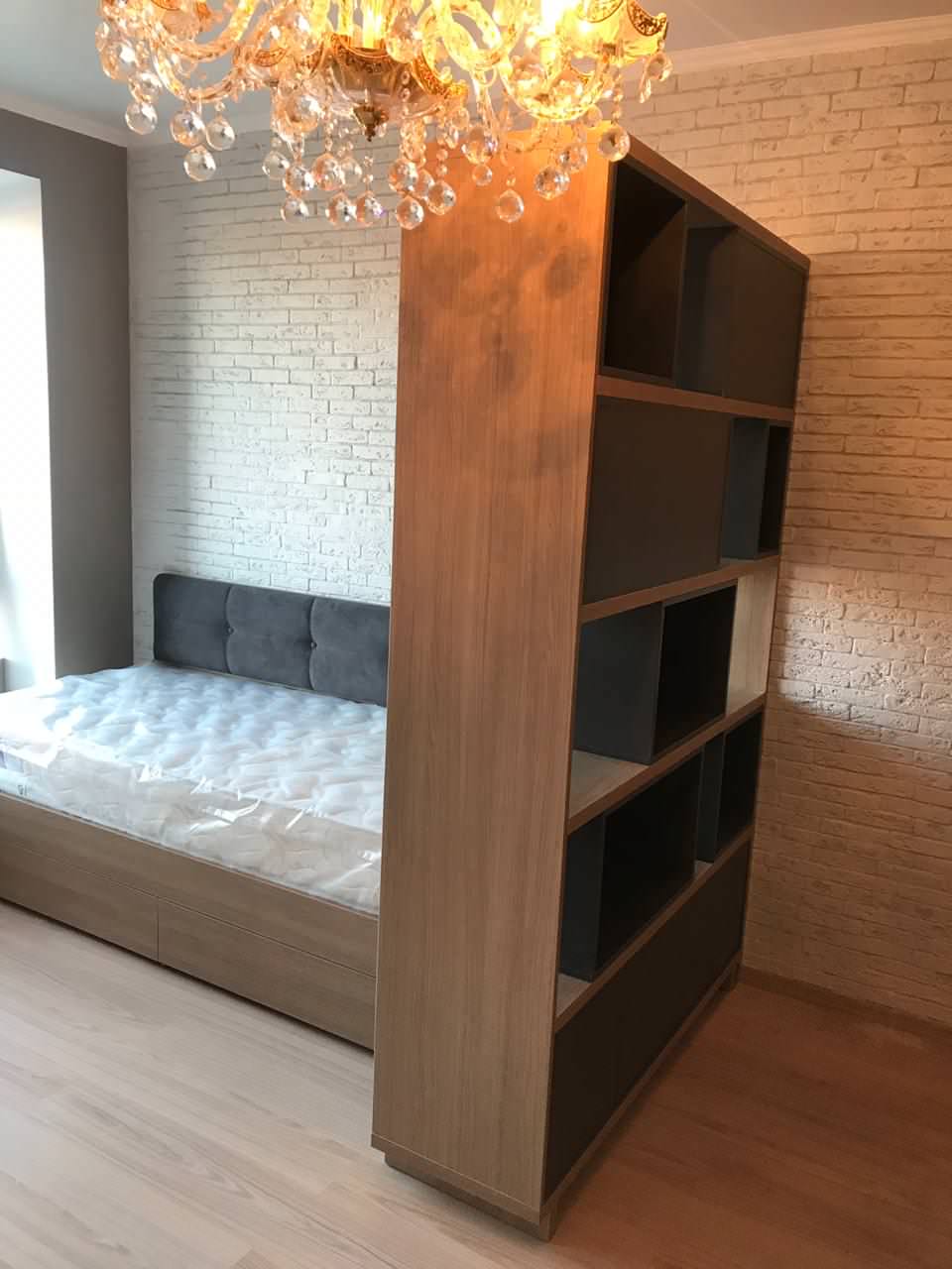 Обложка проекта: Делим комнату на гостиную и спальню для мальчика 9 лет