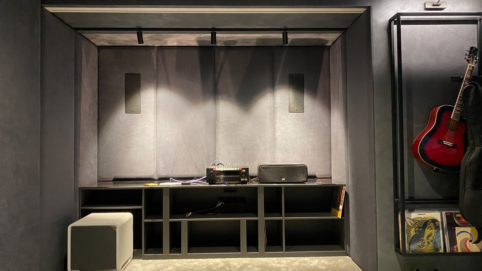 Обложка проекта: Домашний кинотеатр (Экран + Проектор)