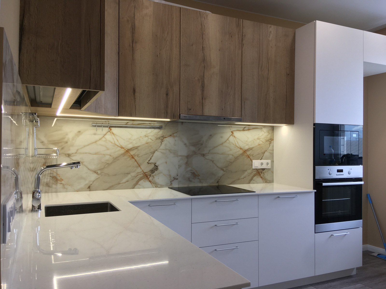 Кухня в современном стиле 11