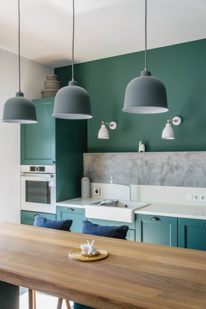 Пыльно-зеленая кухня
