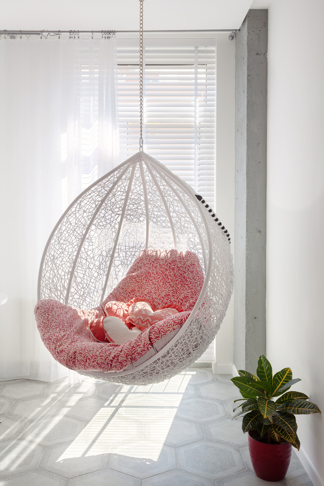 "Девичья Нора" или "Легко быть Девочкой"