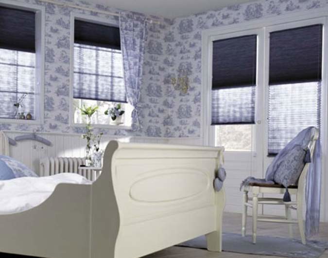 Обложка проекта: Жалюзи-плиссе "день-ночь" для спальни