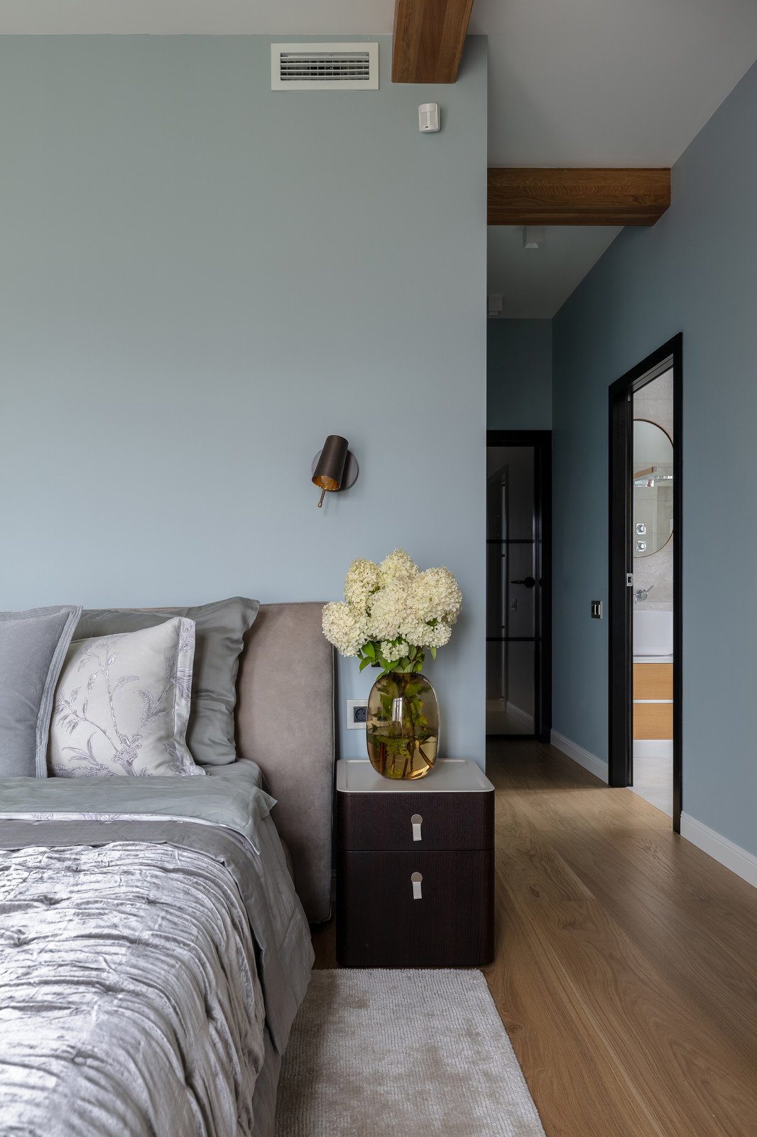 Houzz тур: Дом под Петербургом с потайной лестницей