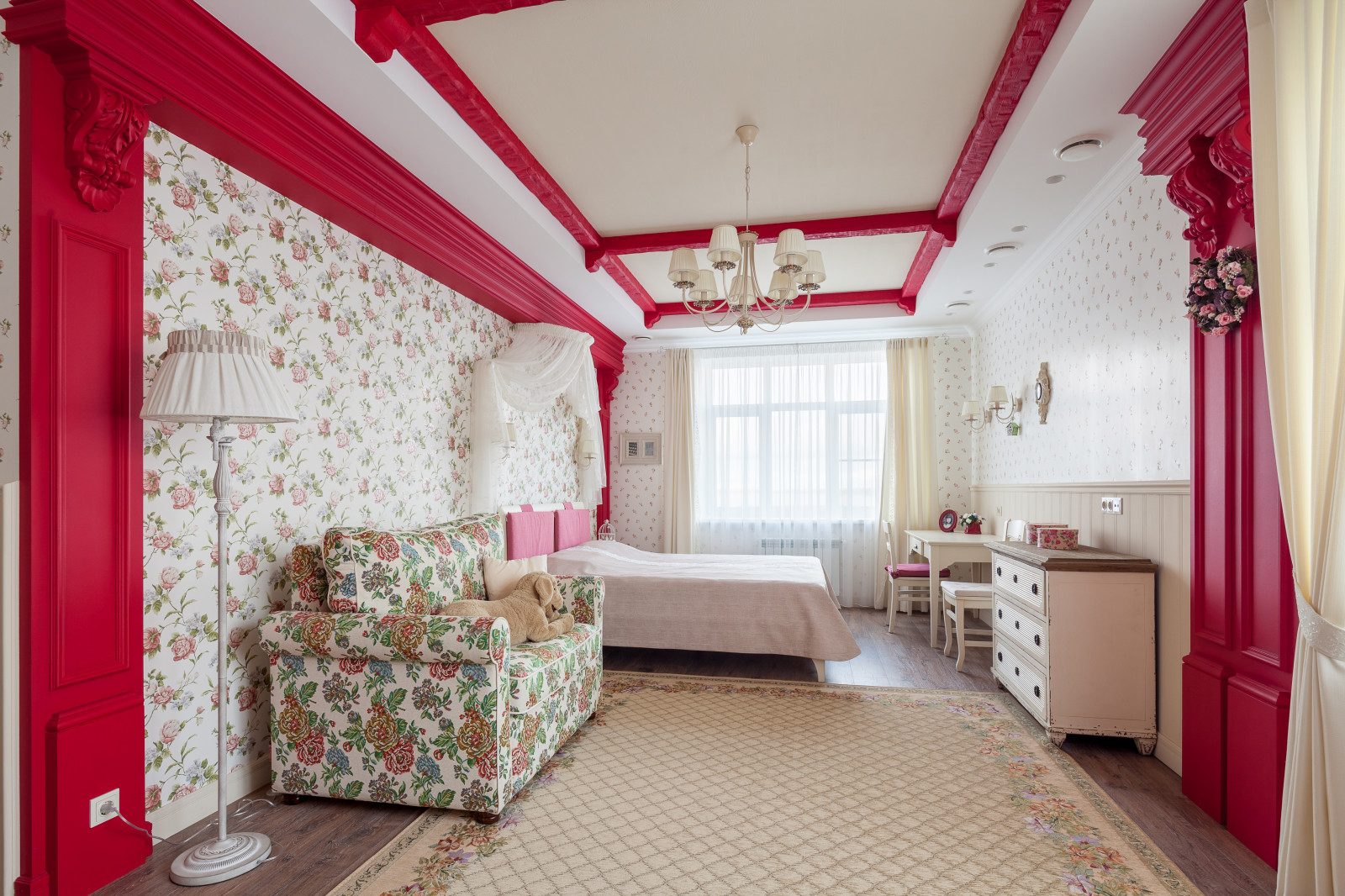 Двухэтажный дом с цокольным этажом и мансардой