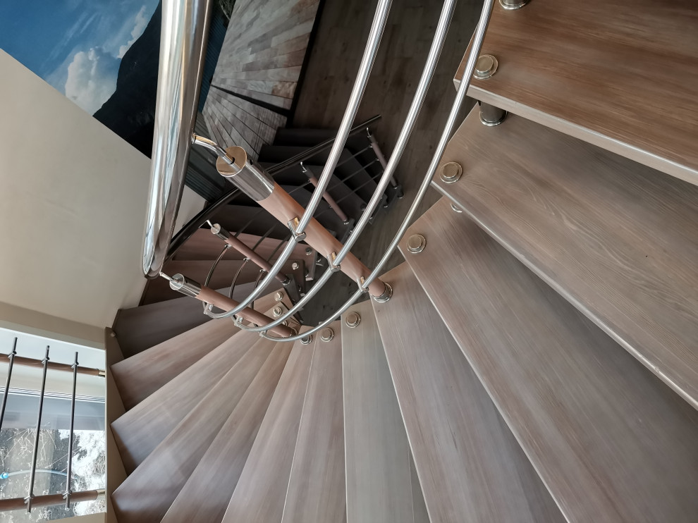 Обложка проекта: Лестница в частном доме