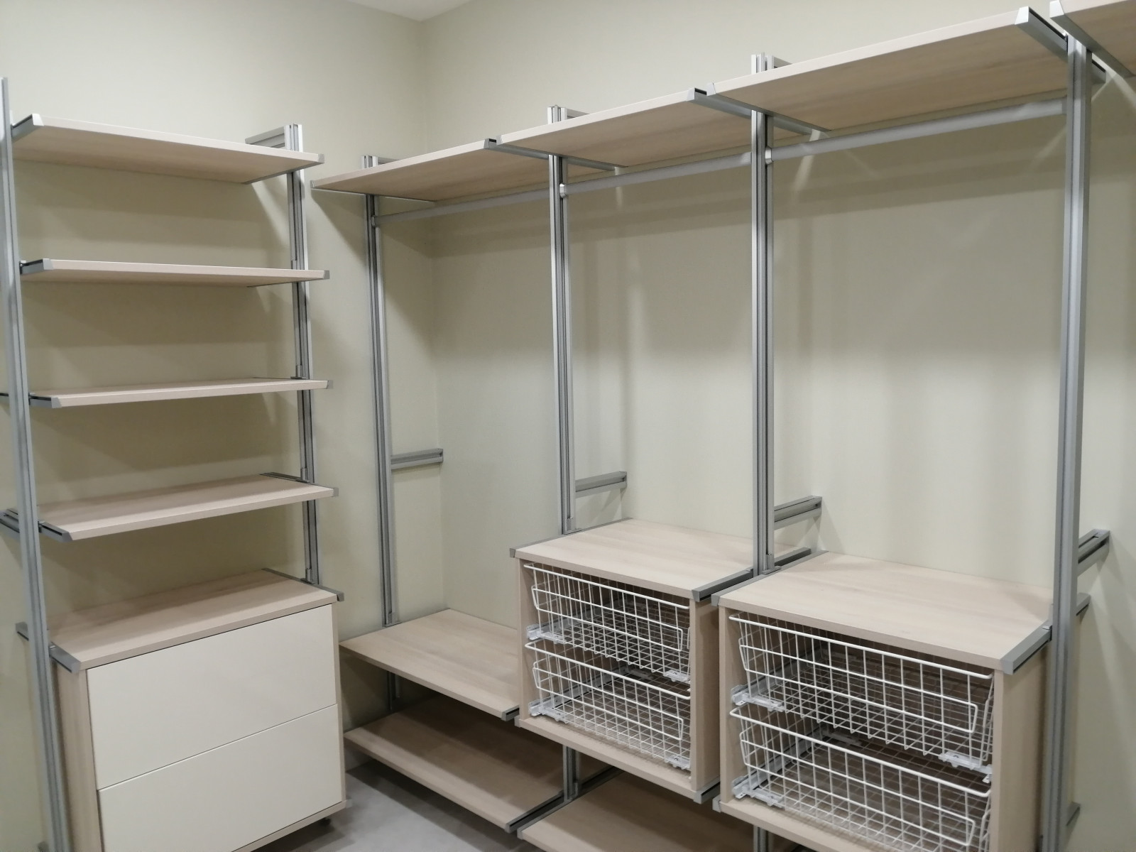 Проектирование и изготовление лестниц и мебели