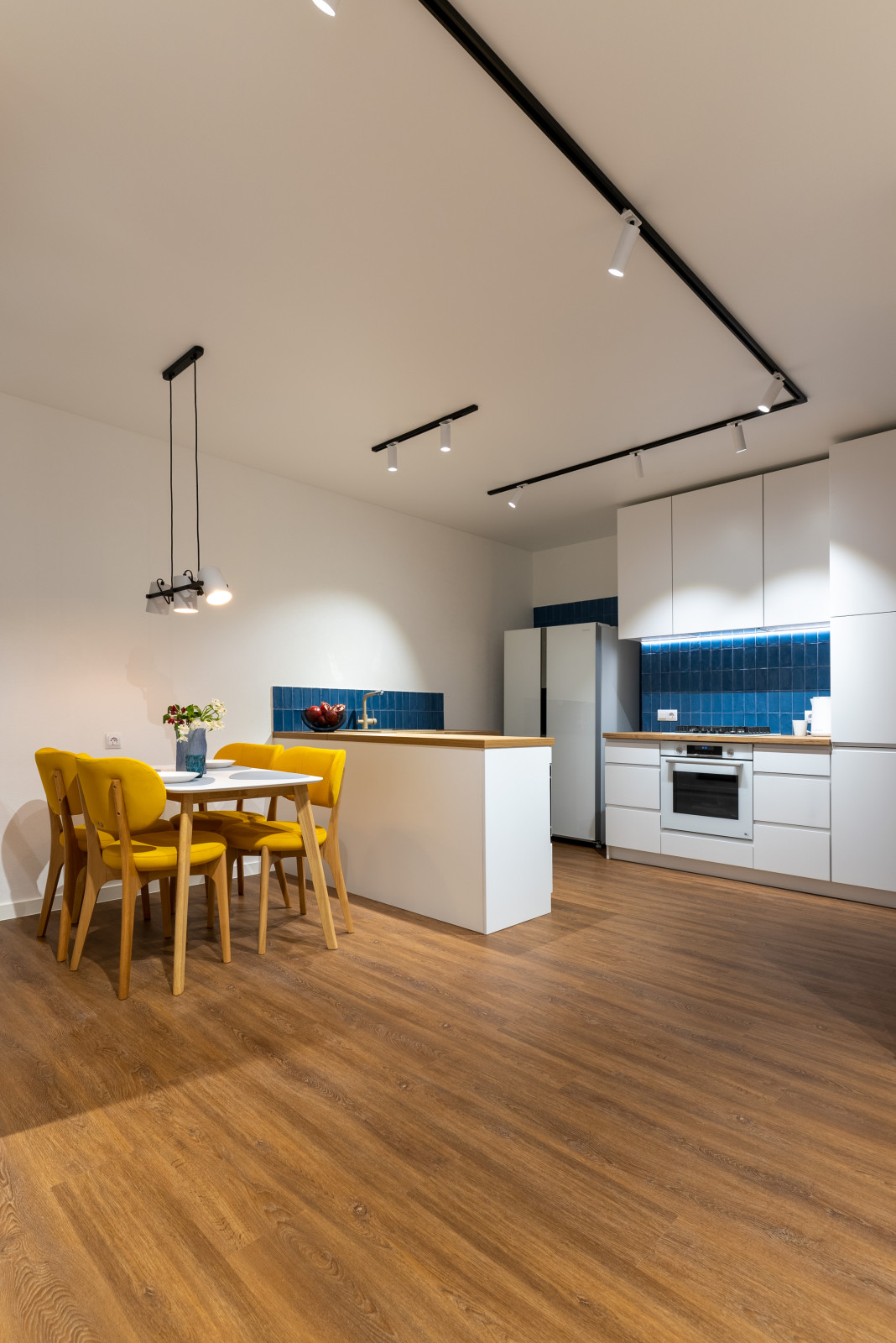 Обложка проекта: Яркая квартира 85 кв.м в ЖК Родина