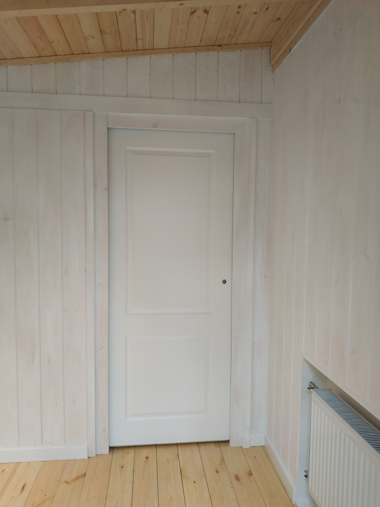 Пристройка прихожей к старому дому в деревне